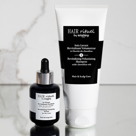 SISLEY Revitalisierendes Volumen-Shampoo mit Kamelienöl SISLEY Revitalisierendes Volumen-Shampoo mit Kamelienöl